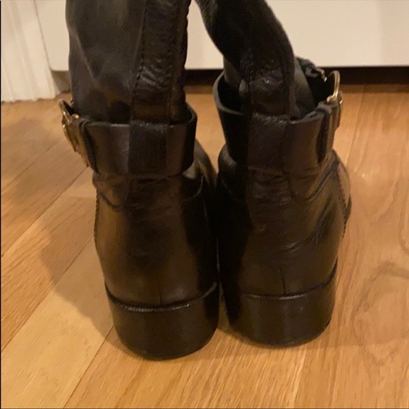 Burberry Boots (barely worn) - Picture 4 of 6